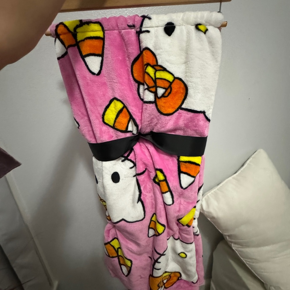 Hello kitty blanket - Picture 3 of 4